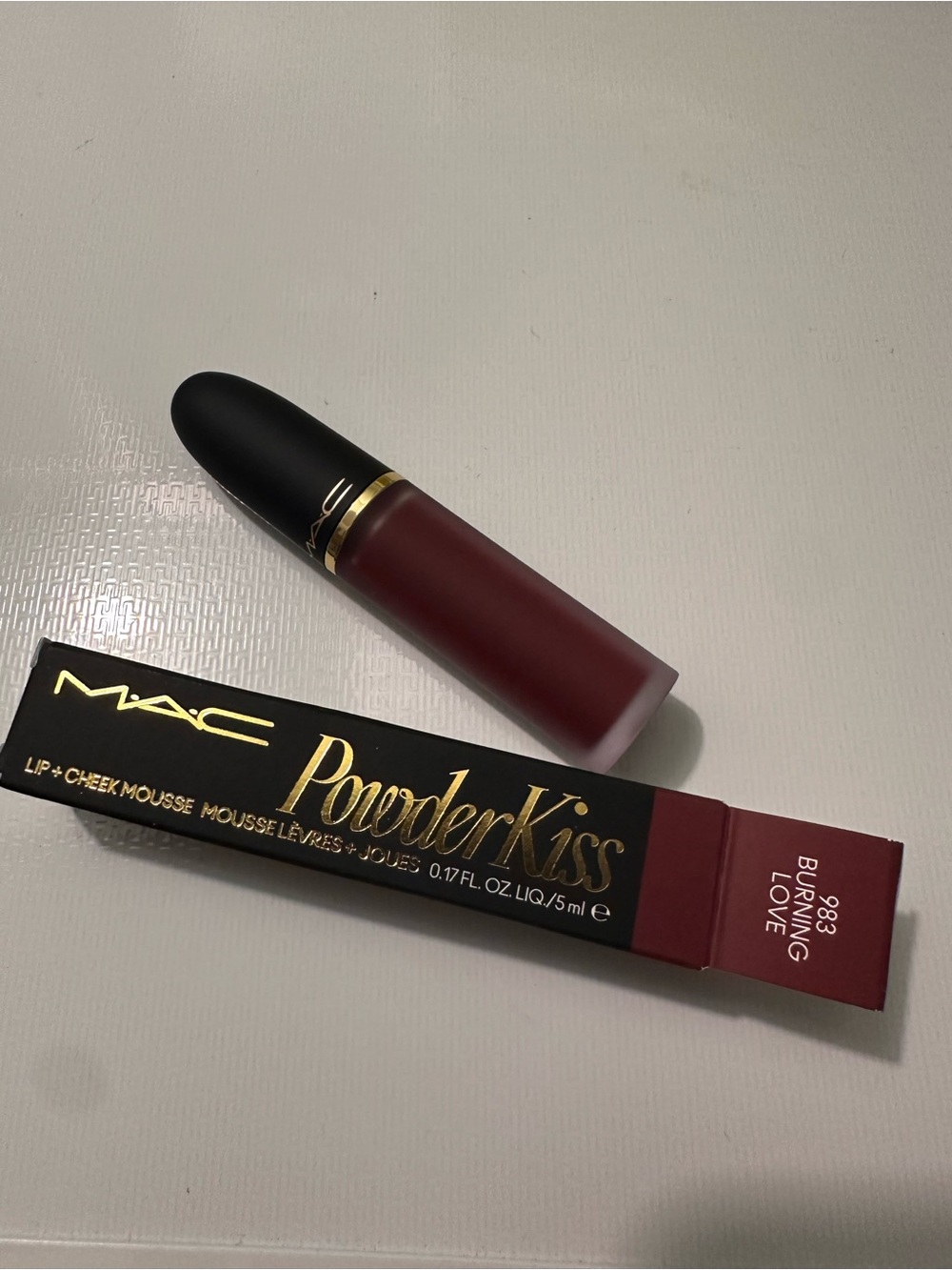 MAC Powder Kiss Lip + Cheek Mousse - 983 Burning Love